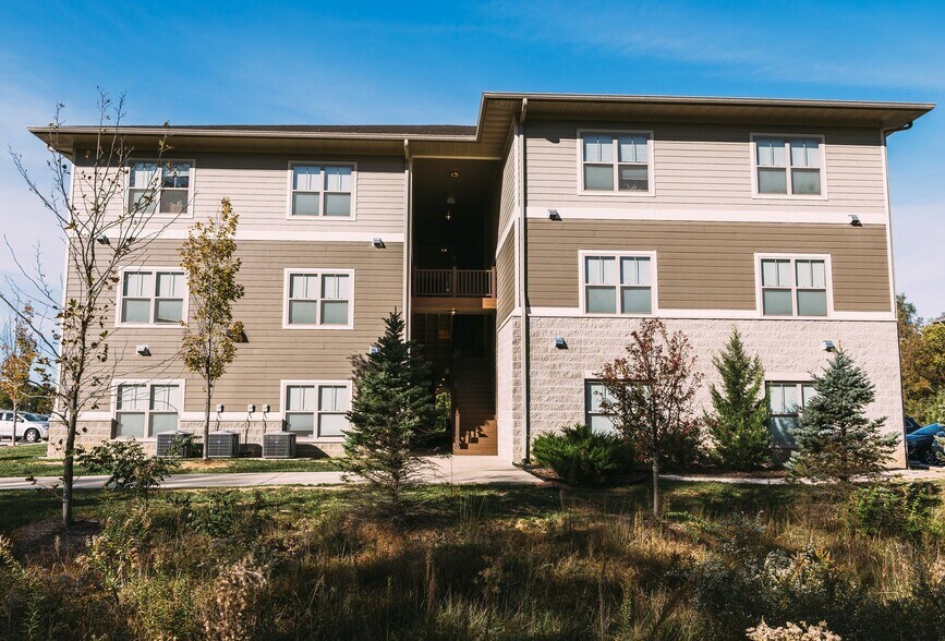 820 Elm St, Godfrey, IL à vendre - Photo de l’immeuble – Image 3 sur 10