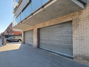 Local commercial dans Abrera, Barcelona à louer Photo de l’immeuble– Image 2 sur 8