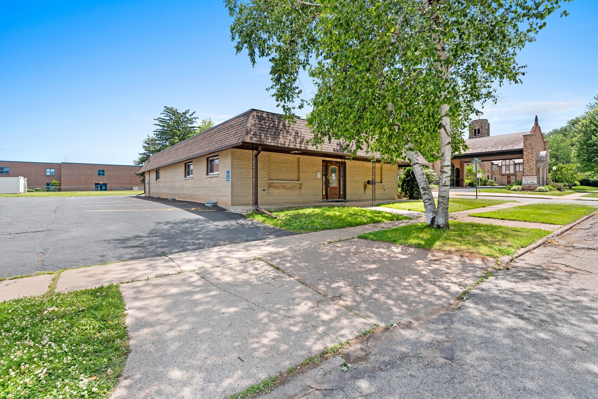 712 S Pearl St, New London, WI à vendre Photo principale– Image 1 sur 18