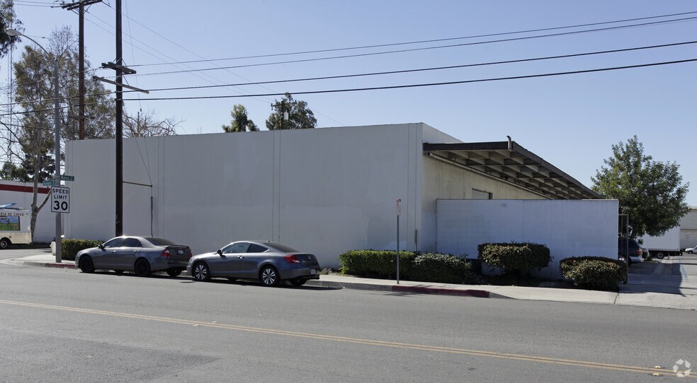 938-940 E 1st St, Santa Ana, CA à vendre - Photo principale – Image 1 sur 3