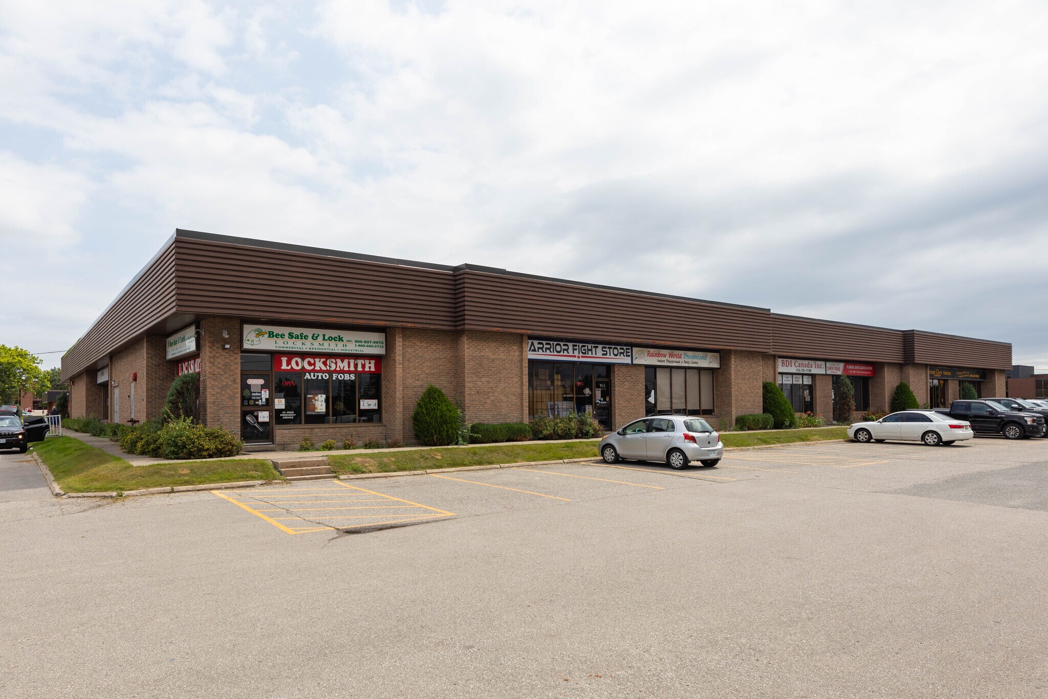 955 Brock Rd, Pickering, ON à louer Photo principale– Image 1 sur 7