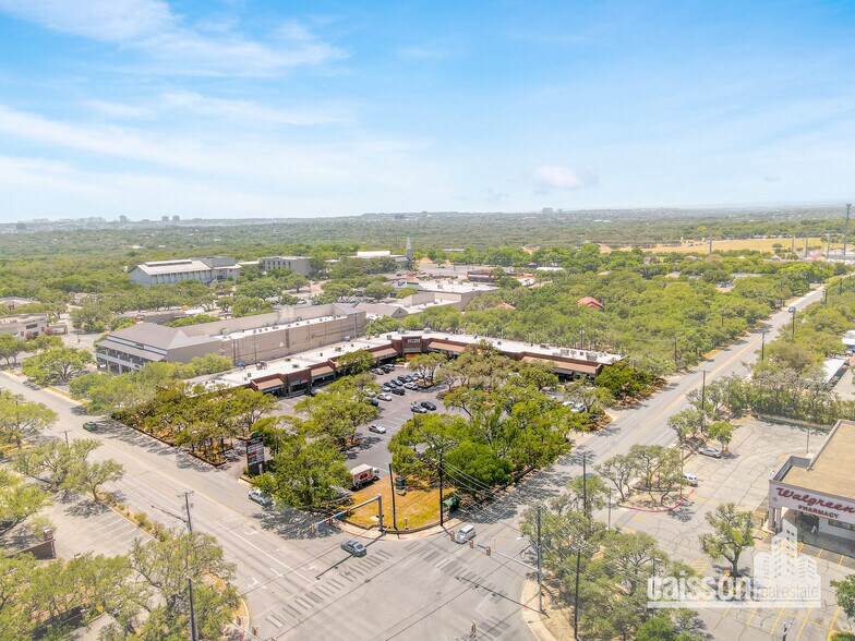 8055 West Ave, San Antonio, TX à louer - Photo de l’immeuble – Image 3 sur 3