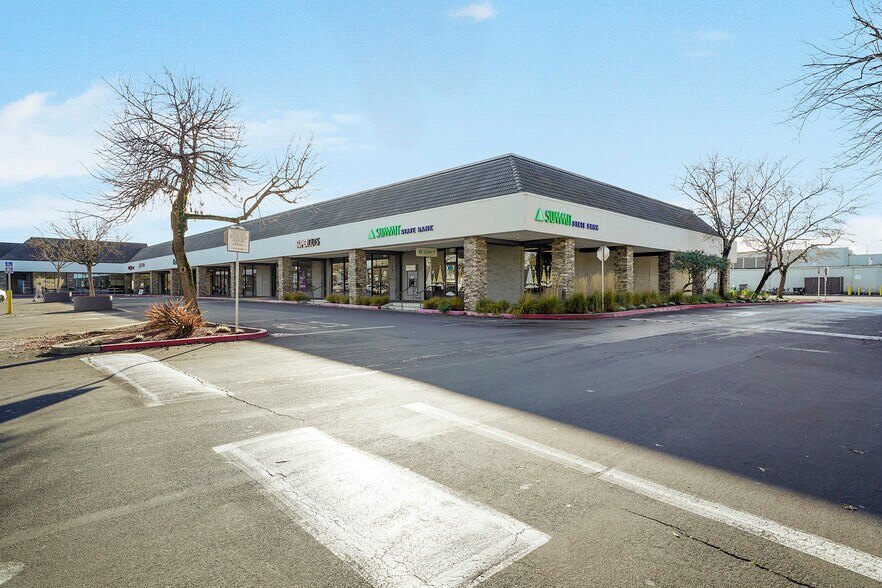 15-190 Raleys Towne Ctr, Rohnert Park, CA à louer - Photo de l’immeuble – Image 3 sur 4