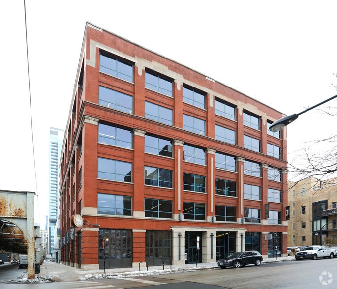 303 W Erie St, Chicago, IL à louer - Photo de l’immeuble – Image 3 sur 10