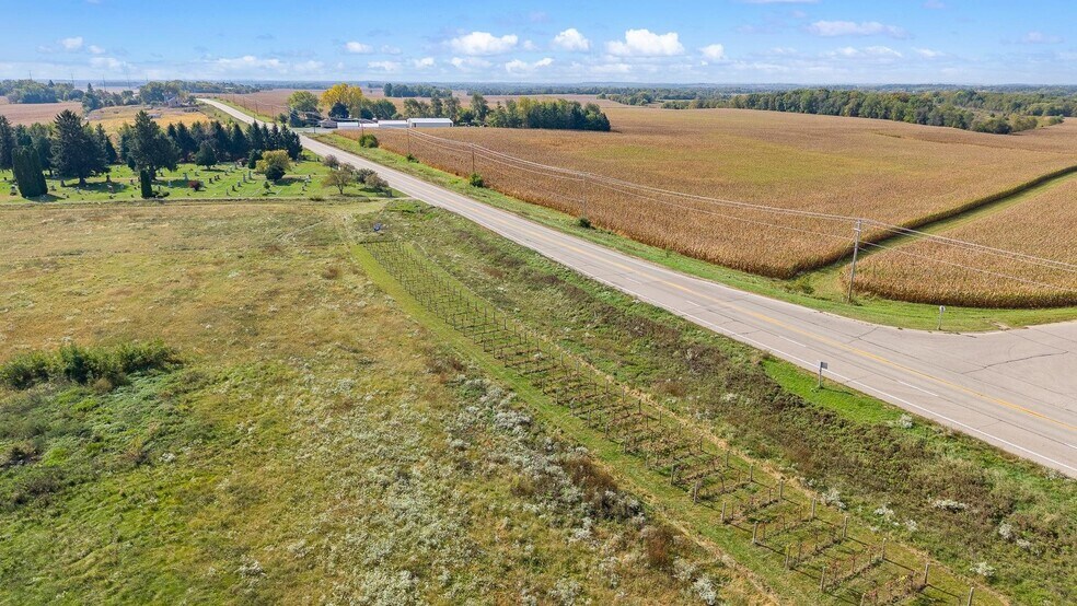 1242 Wisconsin 73, Edgerton, WI à vendre - Aérien – Image 3 sur 5