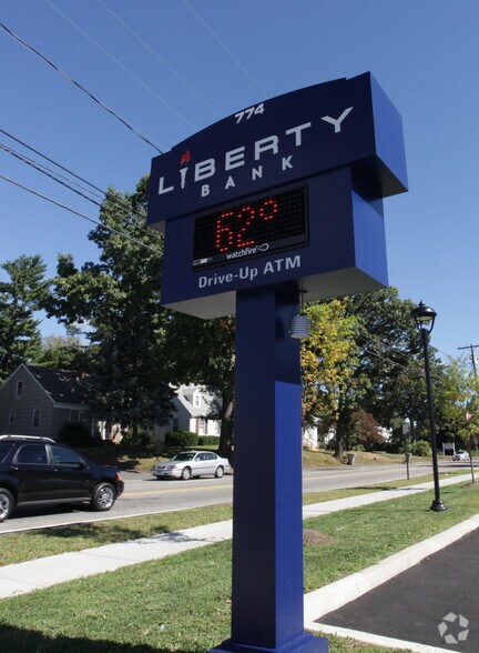 774 Farmington Ave, Bristol, CT à louer - Photo de l’immeuble – Image 3 sur 7