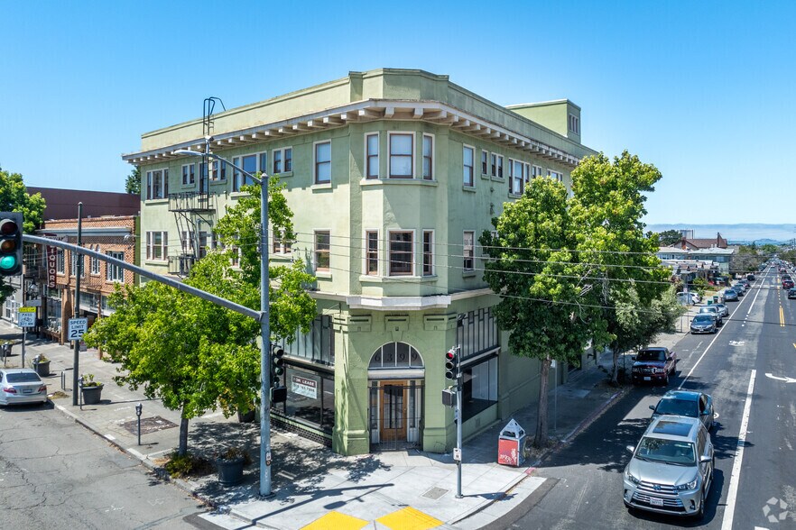 6395-6399 Telegraph Ave, Oakland, CA à louer - Photo de l’immeuble – Image 1 sur 5