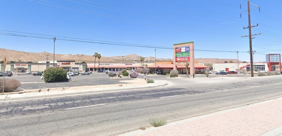 57248 29 Palms Hwy, Yucca Valley, CA à vendre - Photo de l’immeuble – Image 2 sur 8