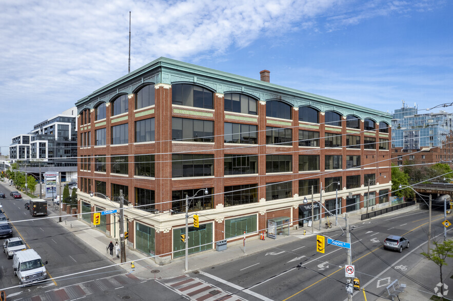 672 Dupont St, Toronto, ON à louer - Photo principale – Image 1 sur 4