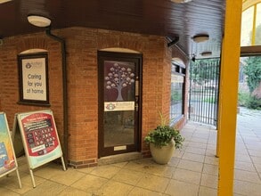 St John's, Worcester à louer Photo de l’immeuble– Image 1 sur 2