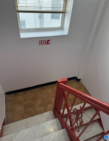 1727 E 14th St, Brooklyn, NY à vendre - Photo intérieure – Image 3 sur 16