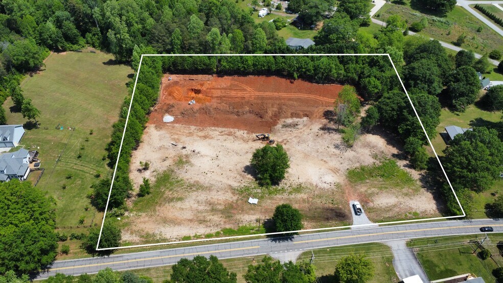 3828 101 hwy, Greer, SC à louer - Photo principale – Image 1 sur 7