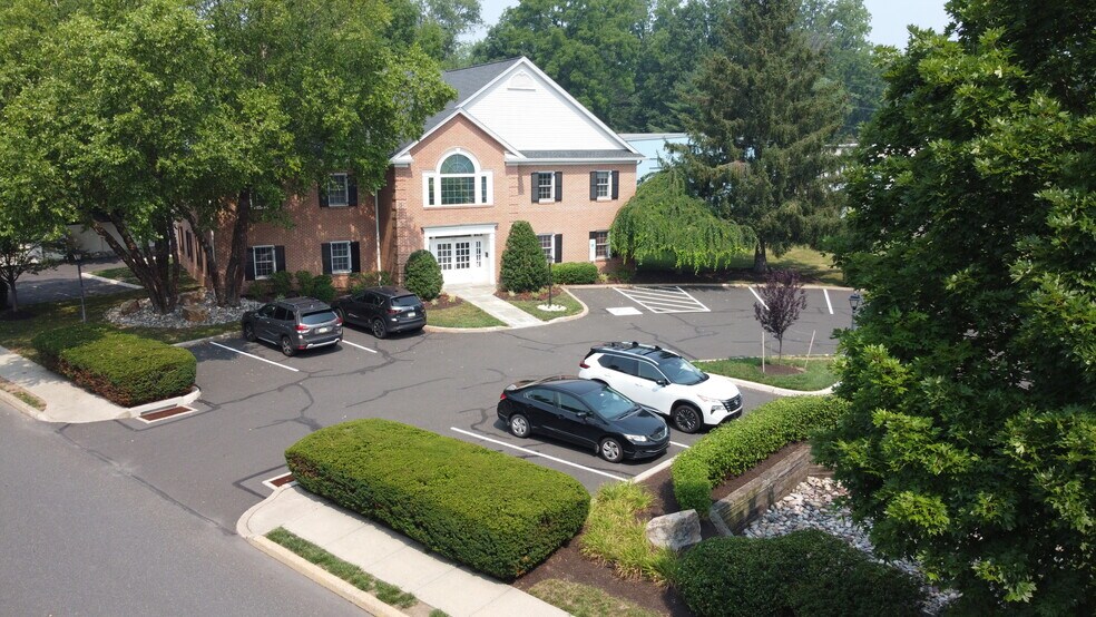 200 S Clinton St, Doylestown, PA à louer - Photo de l’immeuble – Image 3 sur 8