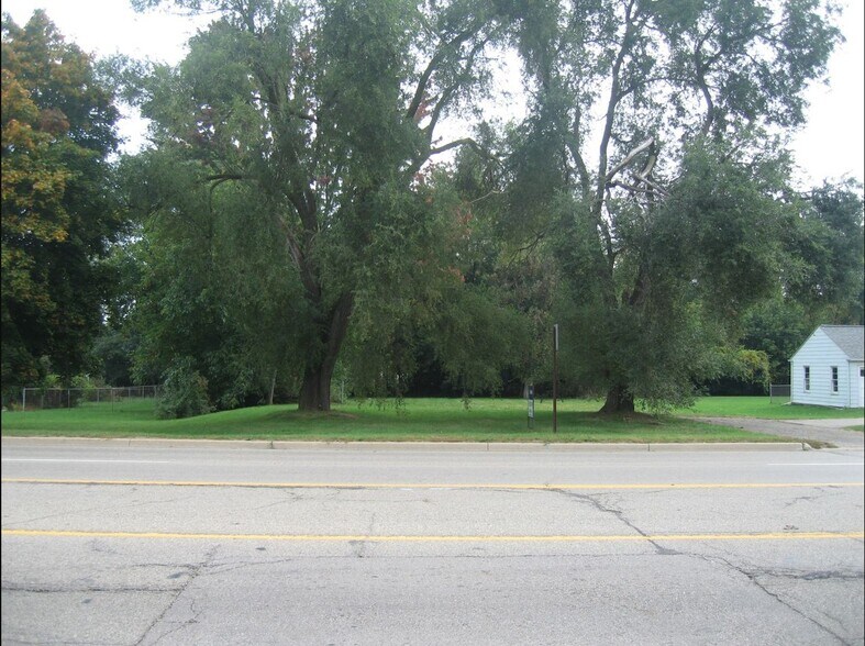 639 S Hewitt Rd, Ypsilanti, MI à vendre - Photo principale – Image 1 sur 2