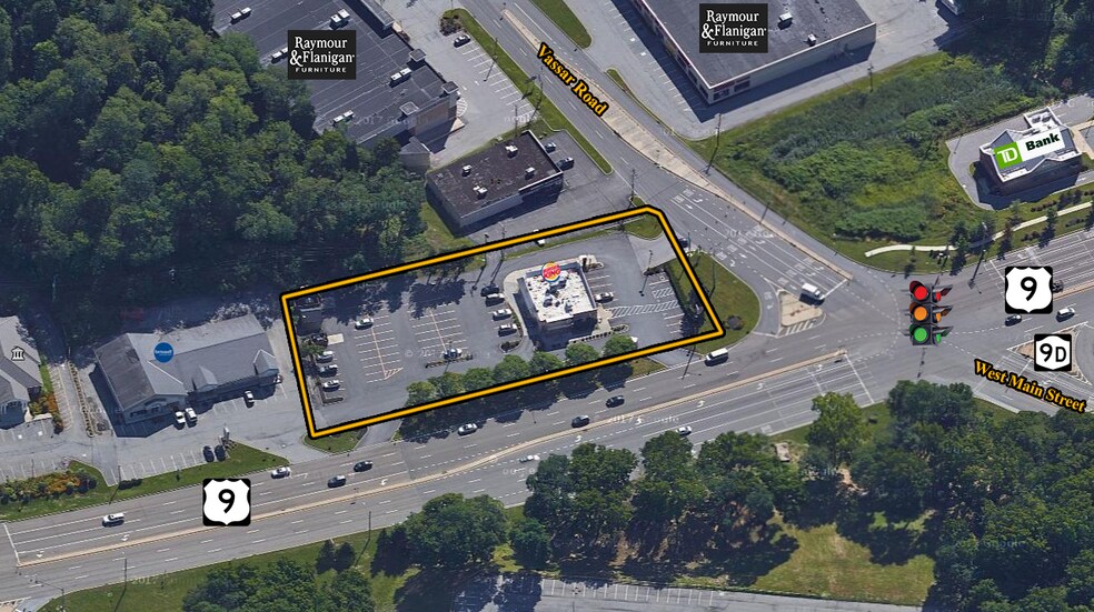 1876 South Rd, Poughkeepsie, NY à vendre - Photo principale – Image 1 sur 3