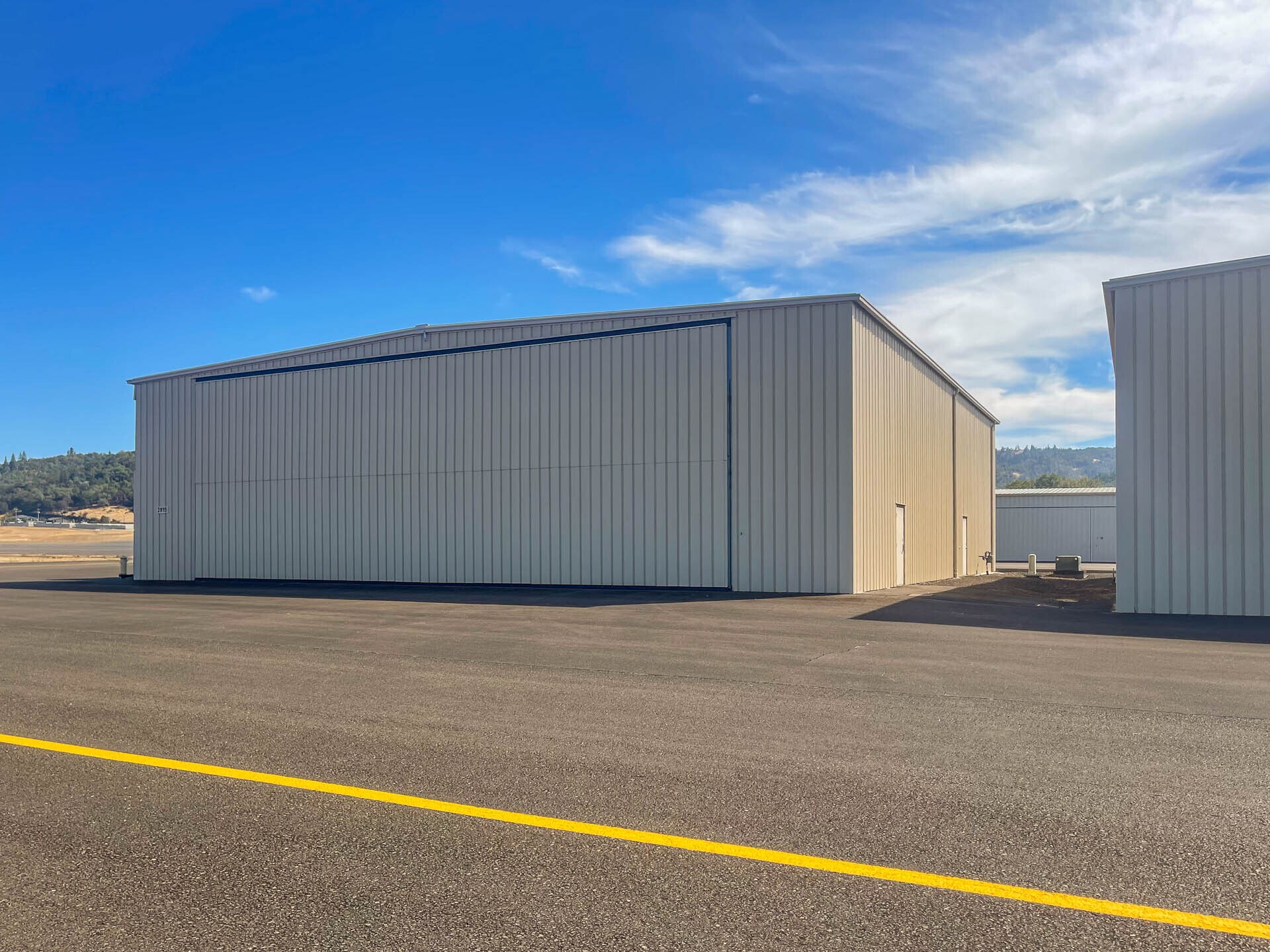 2815 NW Aviation Dr, Roseburg, OR à vendre Photo de l’immeuble– Image 1 sur 21