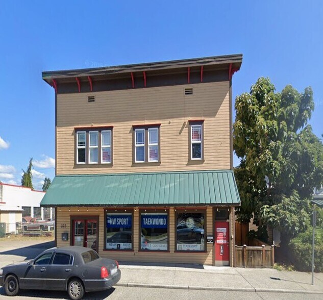 223 S Lewis St, Monroe, WA à louer - Photo de l’immeuble – Image 2 sur 13