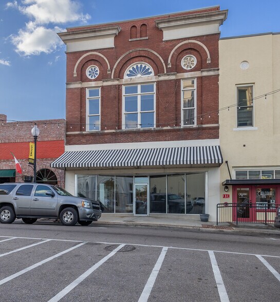 134 E Front St, Hattiesburg, MS à vendre - Photo de l’immeuble – Image 3 sur 24