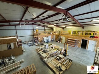 Plus de détails pour Local d'activités à louer