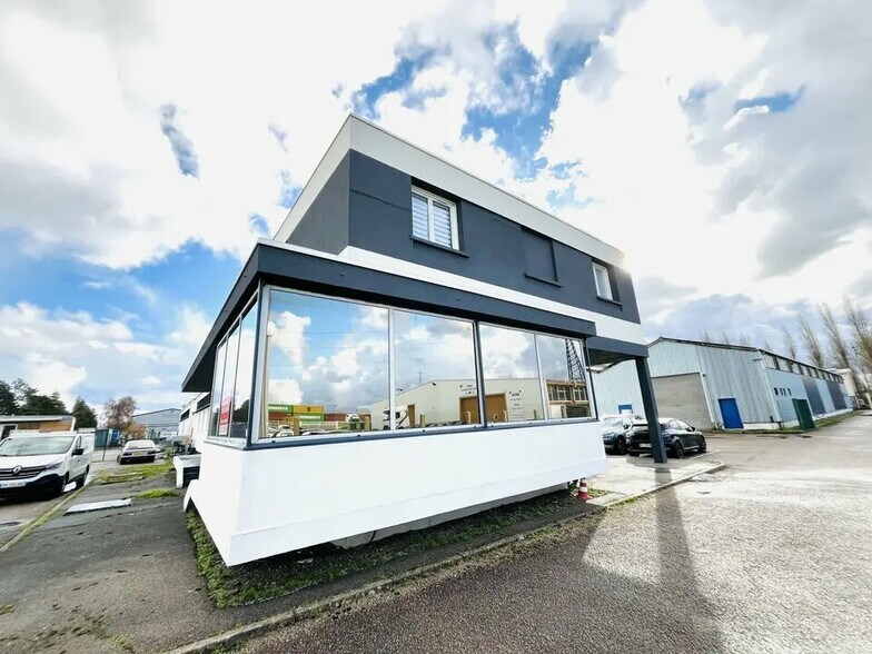 Bureau dans Sandouville à louer - Photo de l’immeuble – Image 2 sur 6