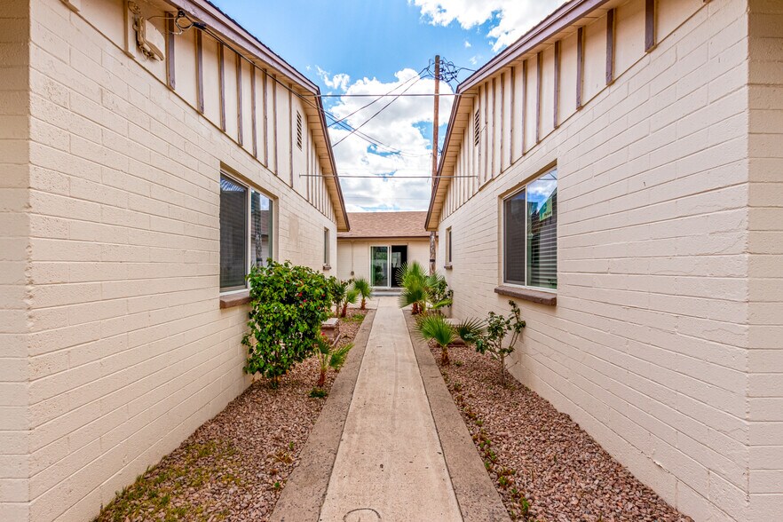 6628-6632 S 22nd St, Phoenix, AZ à louer - Photo de l’immeuble – Image 3 sur 19