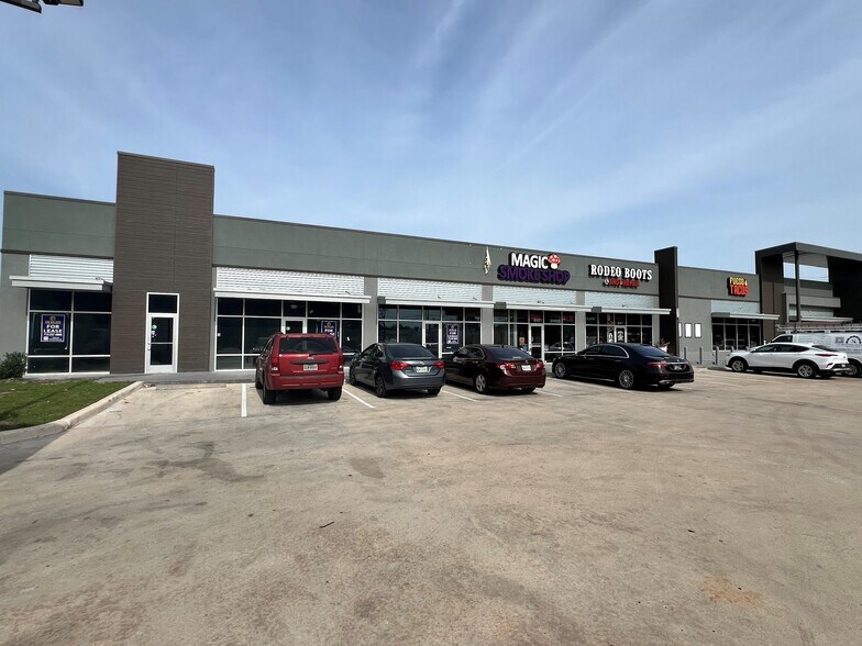 8760 Long Point Rd, Houston, TX à louer - Photo de l’immeuble – Image 2 sur 3