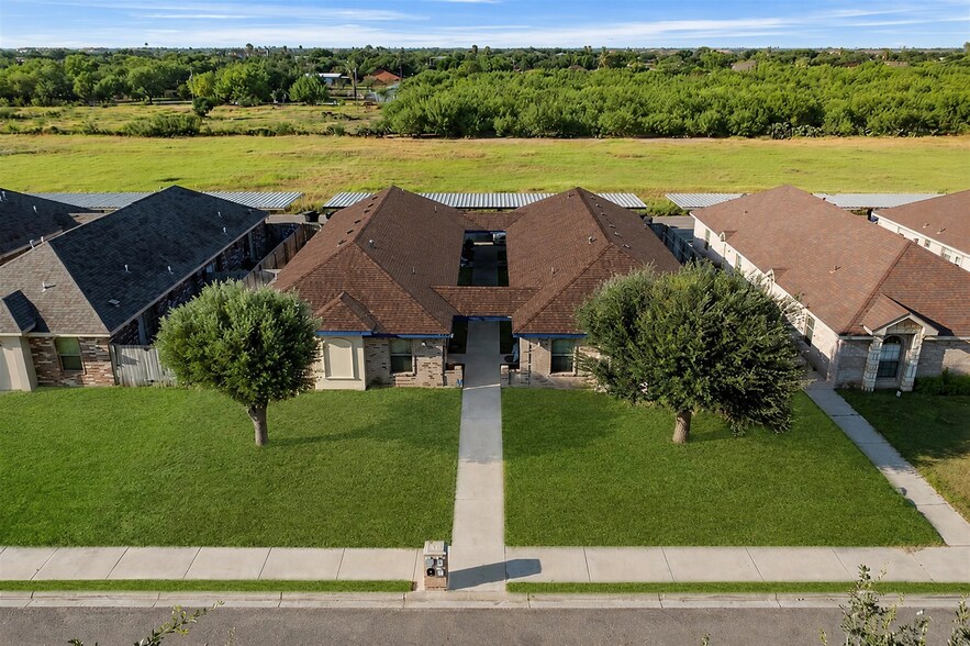 3115 E Diamondhead Ave, Alton, TX à vendre - Photo de l’immeuble – Image 2 sur 10
