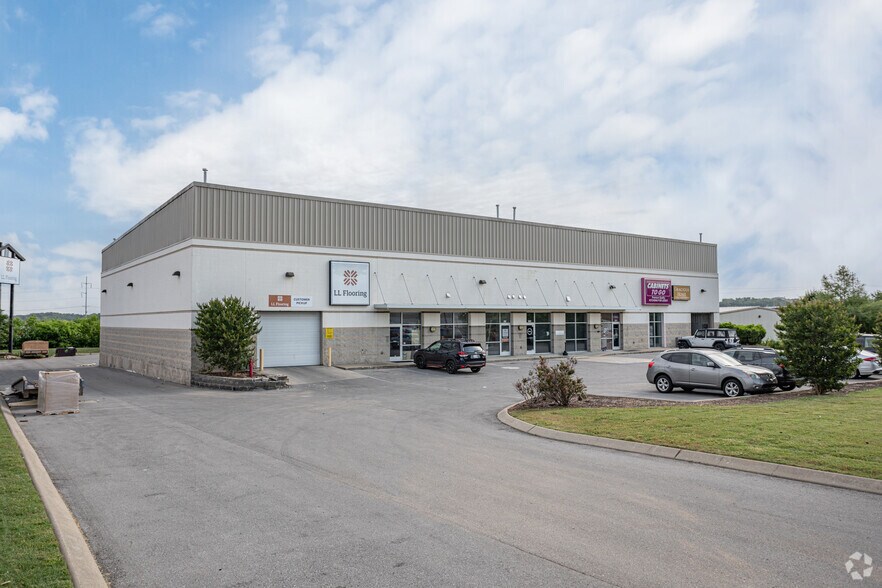 131-133 Charter Pl, La Vergne, TN à louer - Photo de l’immeuble – Image 2 sur 5