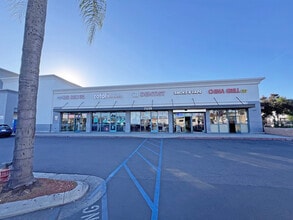 7221-7239 Van Nuys Blvd, Van Nuys, CA à louer Photo de l’immeuble– Image 1 sur 12