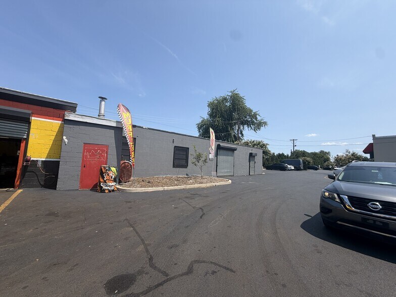 1715-1725 Mount Ephraim Ave, Camden, NJ à louer - Photo de l’immeuble – Image 2 sur 6