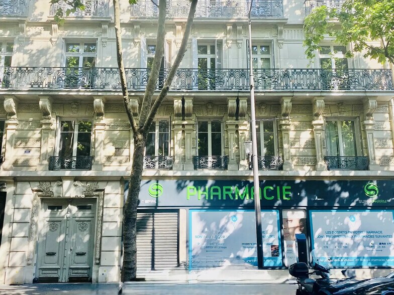 Local commercial dans Paris à louer - Photo de l’immeuble – Image 1 sur 8