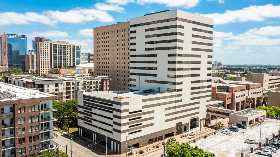 1315 St Joseph Pky, Houston, TX à vendre - Photo de l’immeuble – Image 1 sur 11