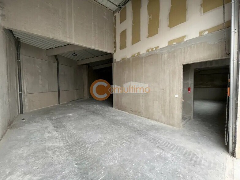Local d'activités dans Mios à vendre - Photo de l’immeuble – Image 3 sur 10