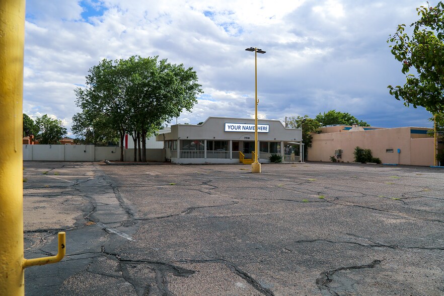 7710 Lomas Blvd NE, Albuquerque, NM à louer - Photo principale – Image 1 sur 4
