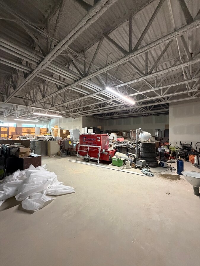 5300 Admiral Girouard St NW, Edmonton, AB - Lot 5368 -  - Photo intérieure - Image 1 of 5