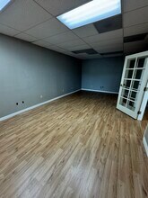 17055 Newland St, Huntington Beach, CA à louer Photo de l’immeuble– Image 2 sur 6