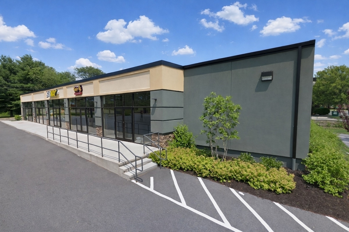 157 Bedford St, Burlington, MA à louer Photo de l’immeuble– Image 1 sur 4