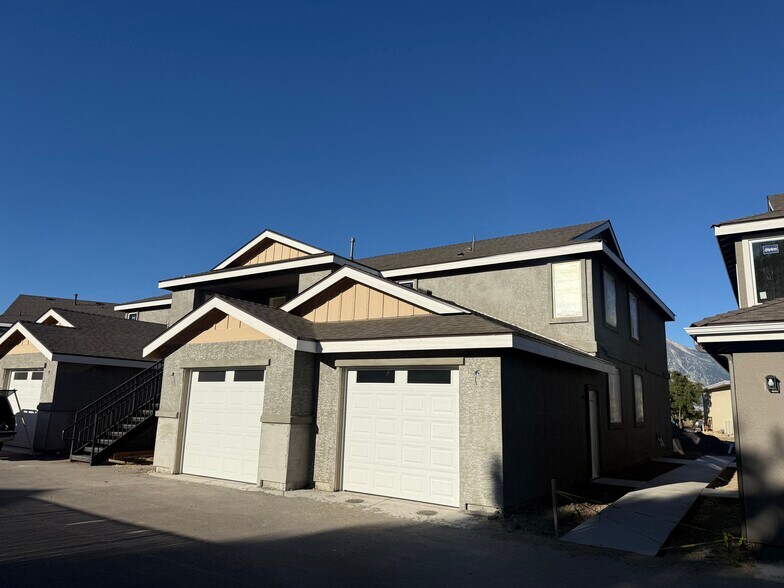 604 Crossing Cir, Gardnerville, NV à vendre - Photo de l’immeuble – Image 2 sur 4