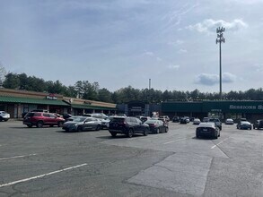 5042-5070 Styers Ferry Rd, Winston-Salem, NC à louer Photo de l’immeuble– Image 1 sur 5