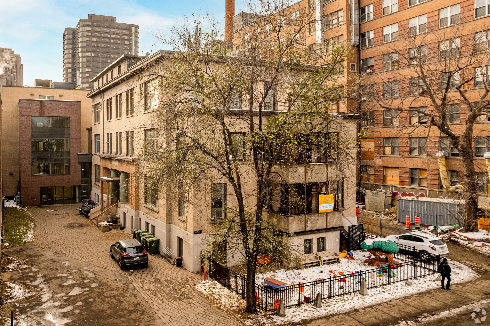 3626 Rue Saint-Urbain, Montréal, QC à vendre Photo de l’immeuble– Image 1 sur 29
