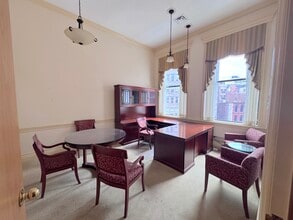 308 Seventh Ave, Pittsburgh, PA à louer Photo intérieure– Image 2 sur 12