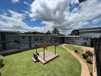 Plus de détails pour 1224 S High St, Longview, TX - Logement à vendre