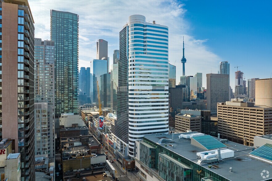 250 Yonge St, Toronto, ON à louer - Photo principale – Image 1 sur 25