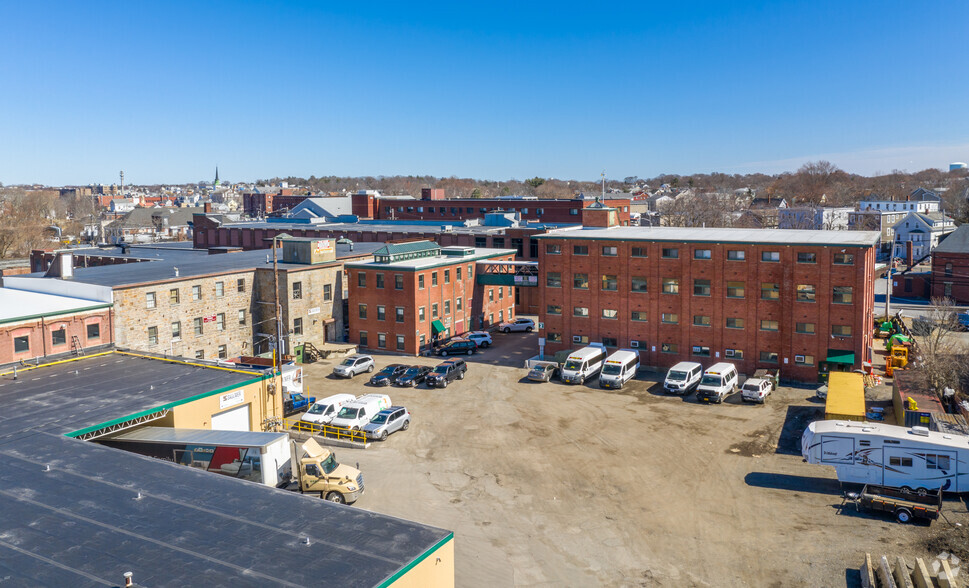 119R Foster St, Peabody, MA à vendre - Photo de l’immeuble – Image 2 sur 12
