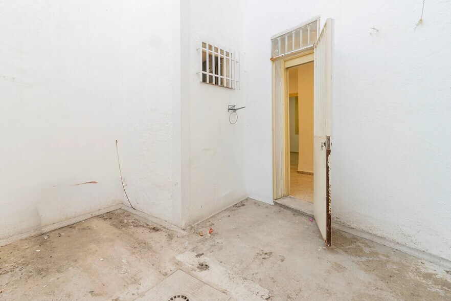 Immeuble residentiel dans Madrid, Madrid à vendre - Photo de l’immeuble – Image 3 sur 3