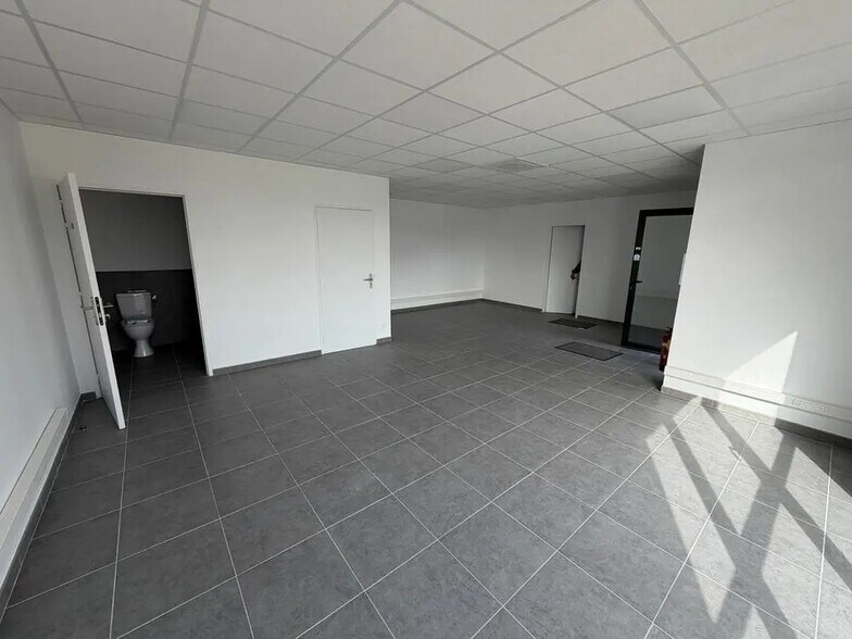 Bureau dans Romans-sur-Isère à louer - Photo intérieure – Image 3 sur 4