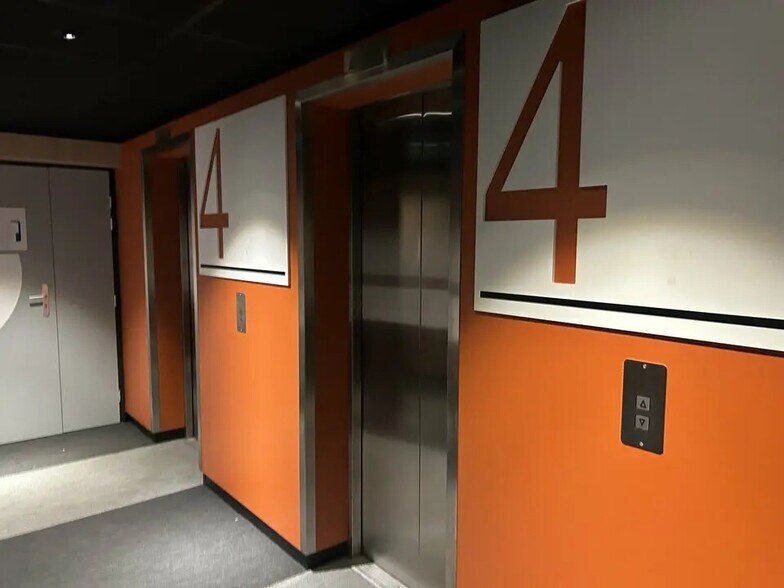 Local d’activités dans Lyon à louer - Photo de l’immeuble – Image 2 sur 12