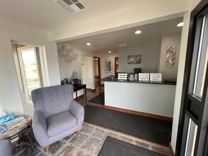 735 SW 9th St, Redmond, OR à louer Photo intérieure– Image 2 sur 20