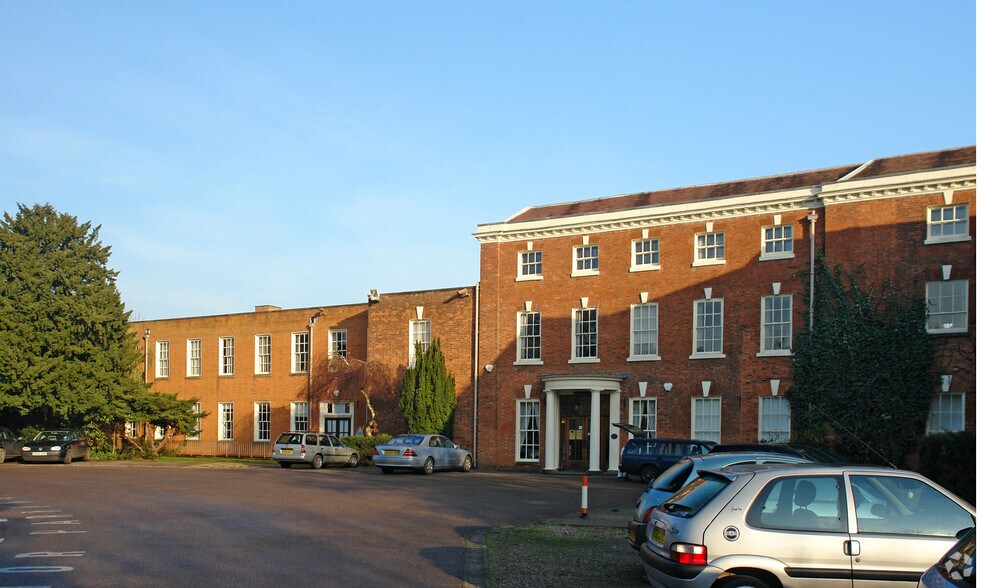 High St, Coleshill à louer - Photo de l’immeuble – Image 1 sur 12