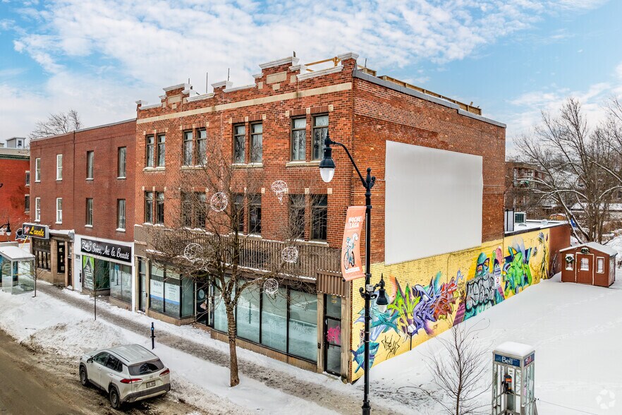4479-4487 Rue Sainte-Catherine E E, Montréal, QC à vendre - Photo de l’immeuble – Image 1 sur 5